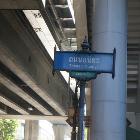 Travel Lodge Surawong (Adults Only) Banguecoque Exterior foto
