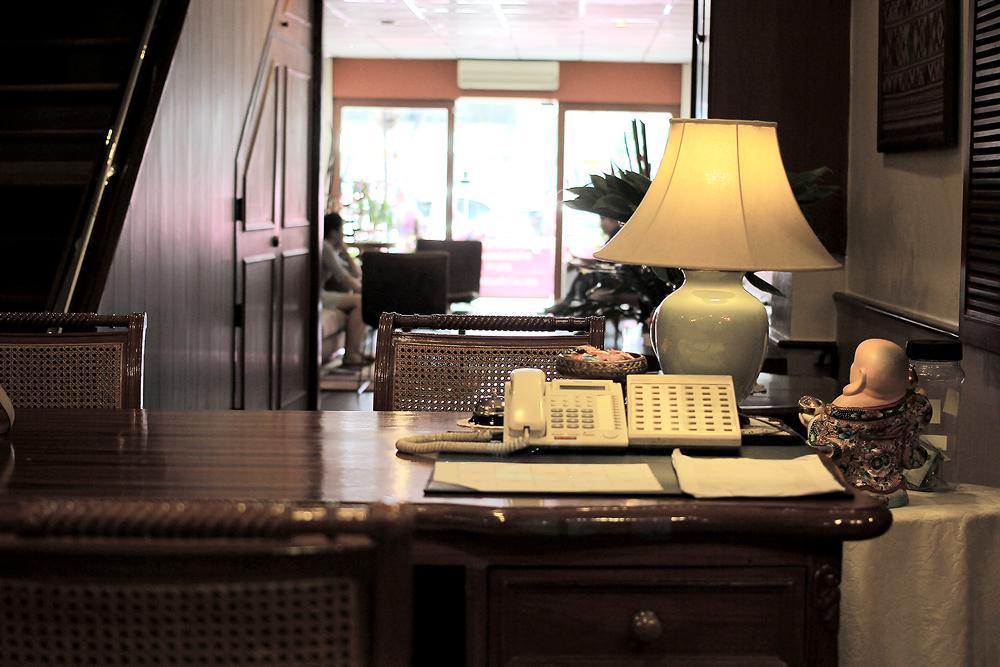 Travel Lodge Surawong (Adults Only) Banguecoque Exterior foto