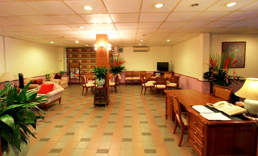 Travel Lodge Surawong (Adults Only) Banguecoque Exterior foto