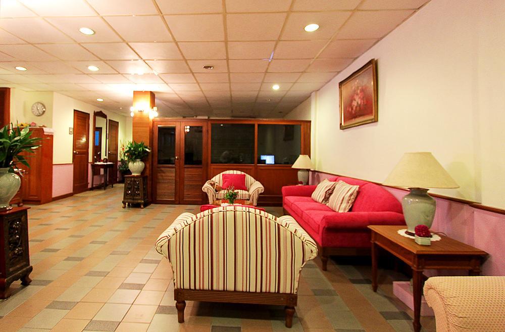 Travel Lodge Surawong (Adults Only) Banguecoque Exterior foto