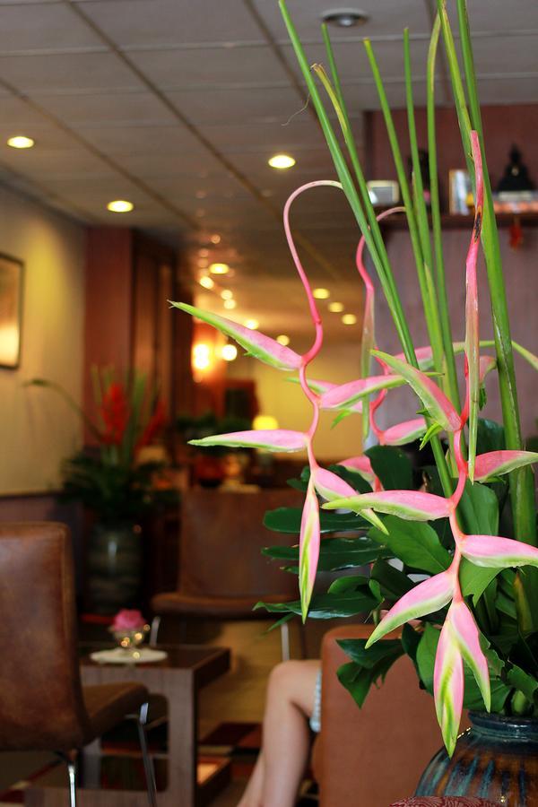 Travel Lodge Surawong (Adults Only) Banguecoque Exterior foto