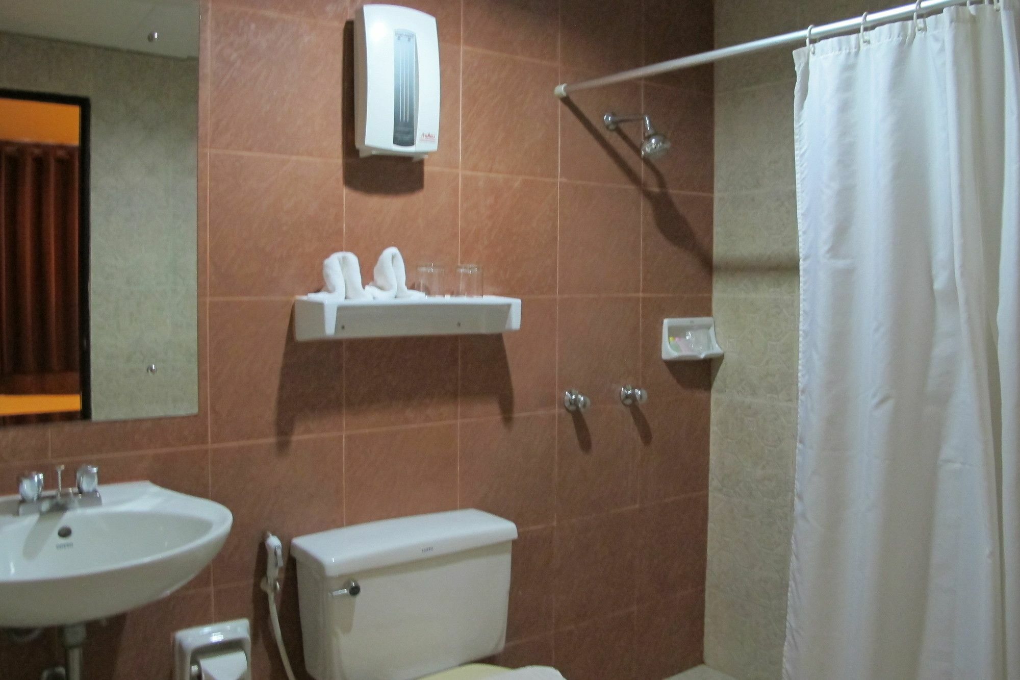 Travel Lodge Surawong (Adults Only) Banguecoque Exterior foto