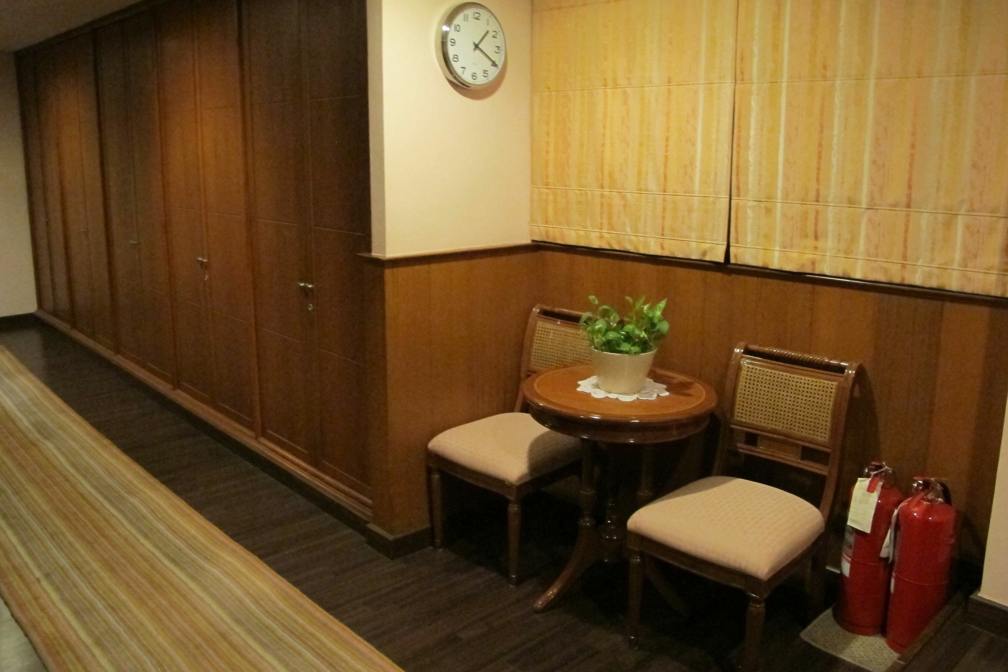 Travel Lodge Surawong (Adults Only) Banguecoque Exterior foto
