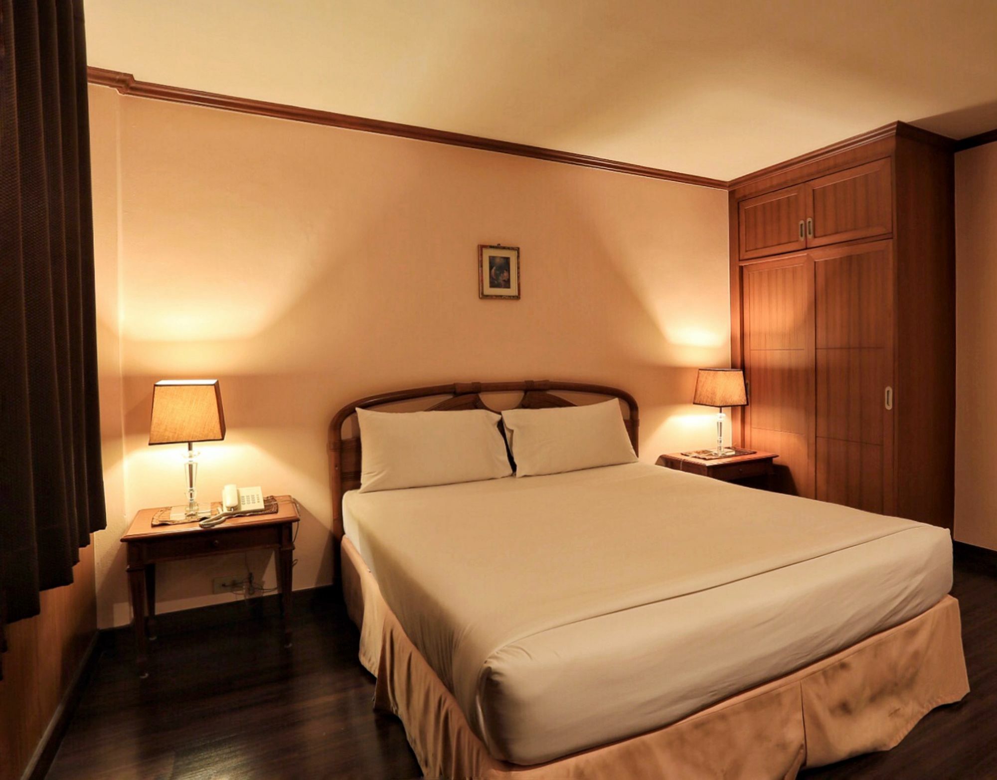 Travel Lodge Surawong (Adults Only) Banguecoque Exterior foto