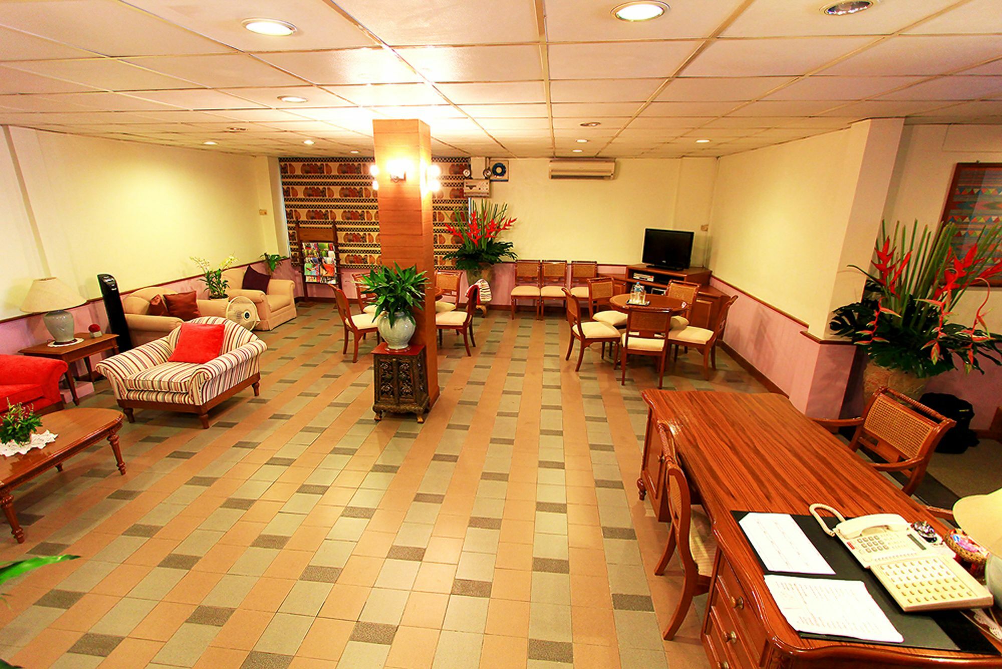 Travel Lodge Surawong (Adults Only) Banguecoque Exterior foto