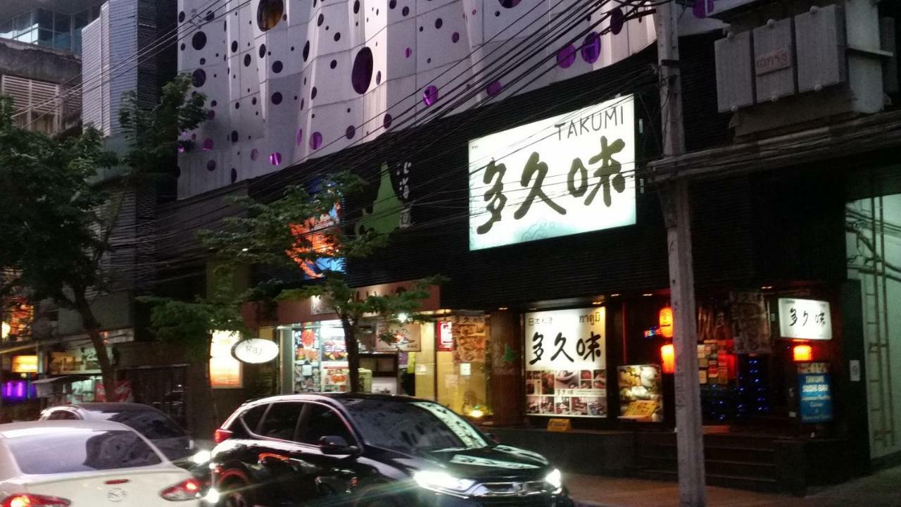 Travel Lodge Surawong (Adults Only) Banguecoque Exterior foto