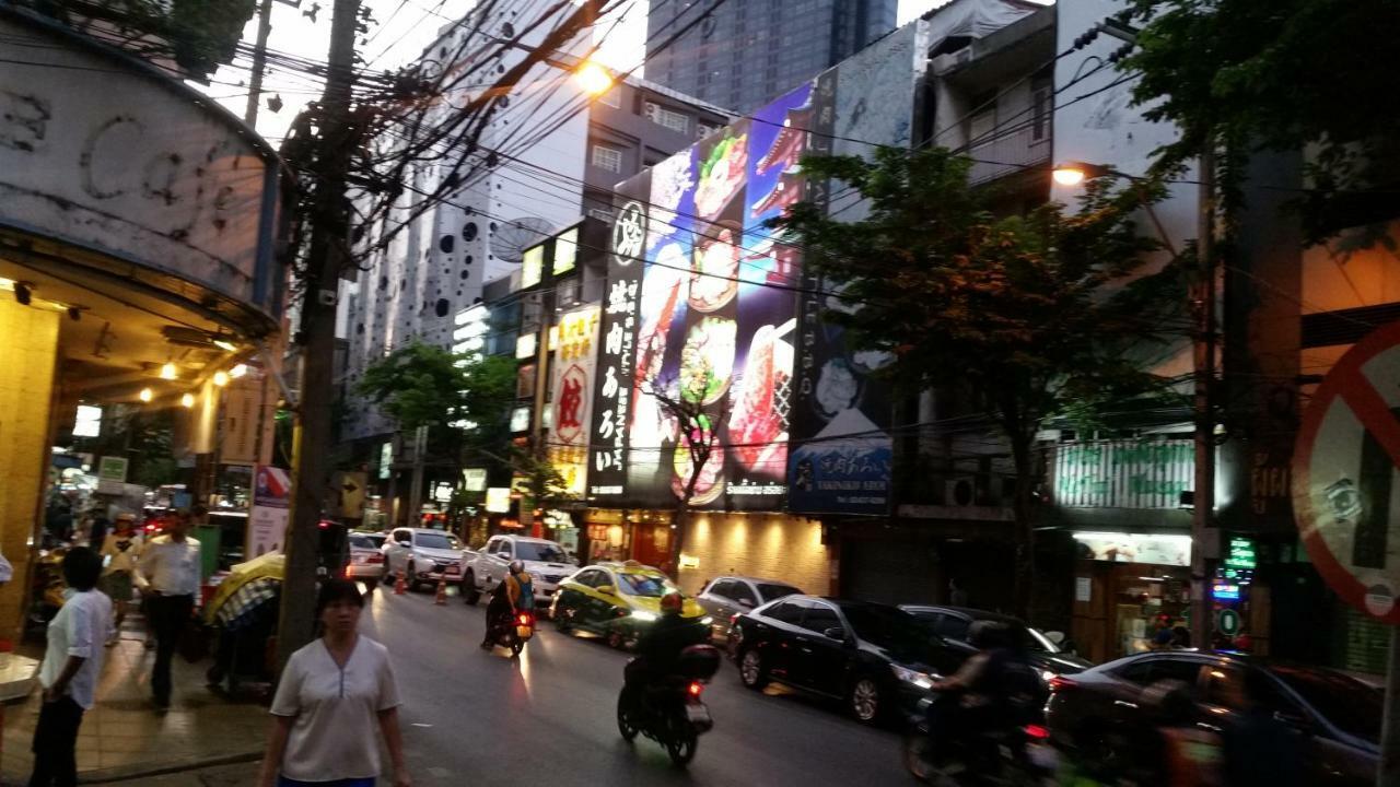 Travel Lodge Surawong (Adults Only) Banguecoque Exterior foto